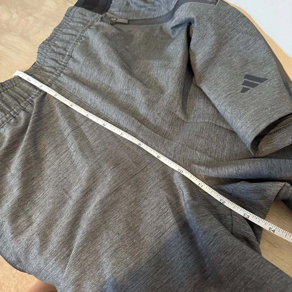 Adidas Aeroready Men’s Gray Athletic Lined Shorts drawstring‎ 5” inseam Small